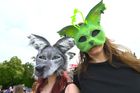 Duhový průvod Prague Pride mašíruje metropolí, narazil i na odpůrce