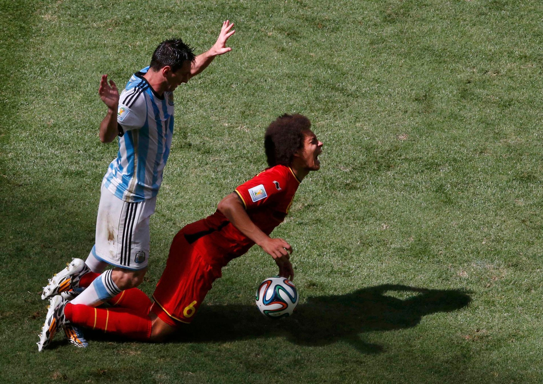 MS 2014, Argentina-Belgie: Lionel Messi - Axel Witsel