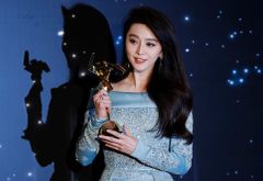 Fan Ping-ping vloni v Hongkongu převzala sošku pro nejlepší herečku na Asijských filmových cenách.
