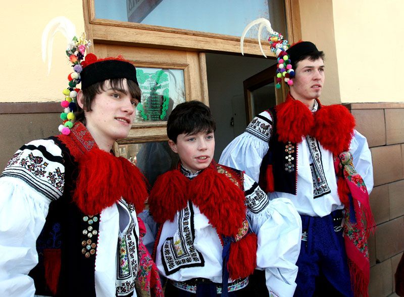 Vlčnov, kroj, krojovaní, lidové tradice, jízda králů, křeháček