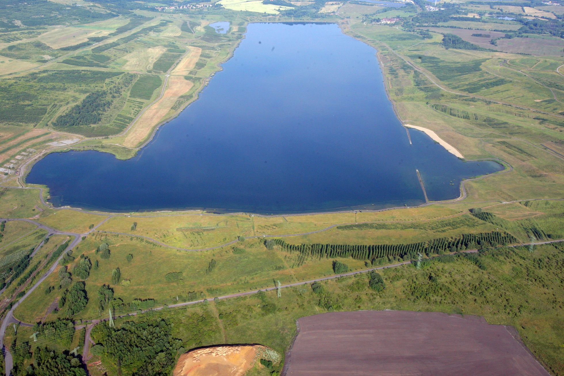 Jezero Milada z letadla