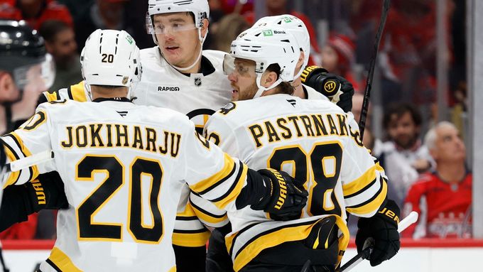 Sestřih utkání Vegas - Boston včetně gólů Tomáše Hertla a Davida Pastrňáka