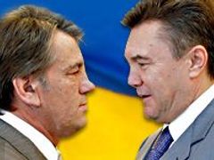 Odvěcí rivalové: prozápadní Viktor Juščenko (vlevo) a proruský Viktor Janukovyč