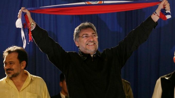 Fernando Lugo s paraguayskou vlajkou