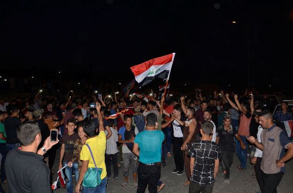 Iráčané oslavují svobodu.