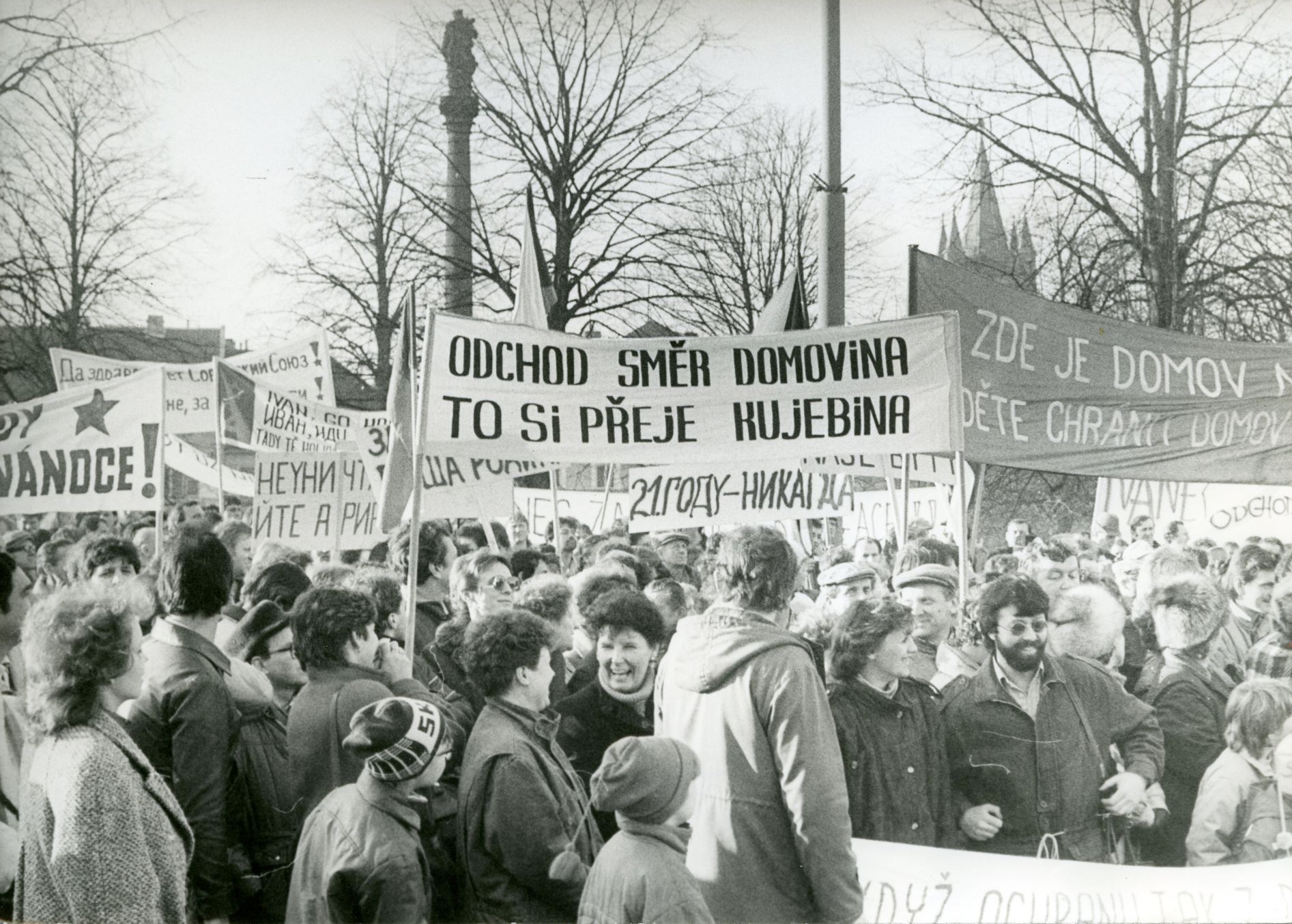 Pochod po 30. letech proti Sovětské okupaci a vojsku ve městě - Vysoké Mýto - archiv 1990