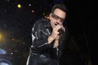 Bono z U2 vydělá na Facebooku miliardu dolarů