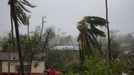 Hurikán Matthew napáchal škody na Haiti a Kubě, nyní se na něj připravují lidé na jihovýchodě USA.