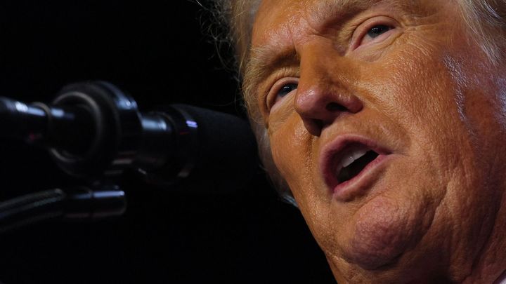 Miluji cla, tvrdí Donald Trump. Pokud naplní hrozby, znatelně klesne i český HDP