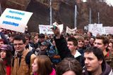 Studenti rozpoutali Týden neklidu, kterým protestují proti reformám ministra Josefa Dobeše (VV), které mají podle akademiků ohrozit autonomii a svobodu rozhodování vysokých škol.