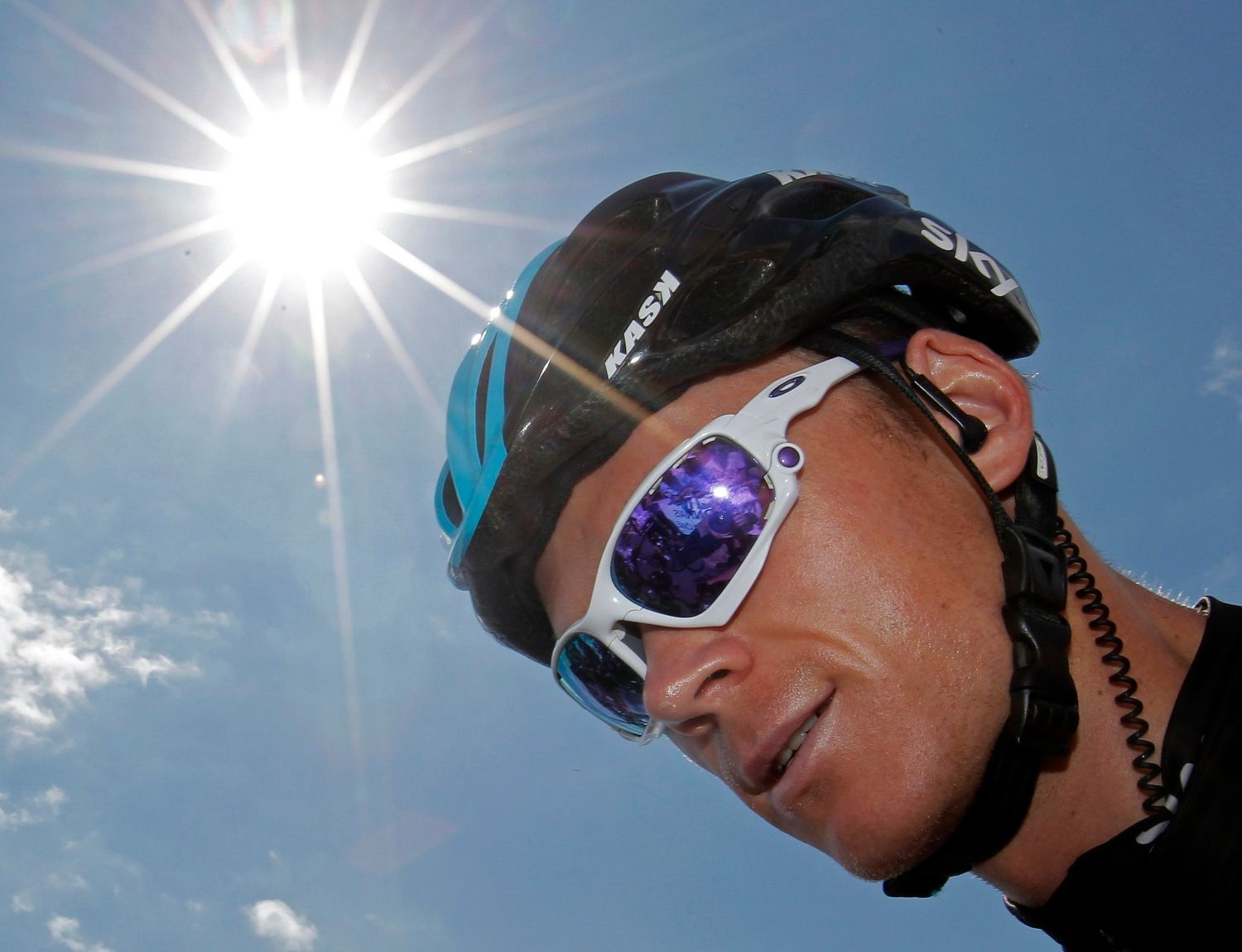 Britský cyklista Christopher Froome ze stáje Sky Procycling před závodem desáté etapy Tour de France 2012.
