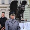 Odhalení pamětní desky Čechoslovákům bojujícím v RAF na památníku na Klárově v Praze