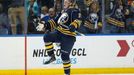 Jack Eichel ve svém premiérovém zápase v NHL.