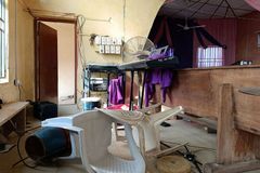 Při útoku na katolickou školu v Nigérii unesli ozbrojenci 215 dětí a 12 učitelů