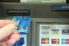 Změňte si PIN na kartě, nabízí banky. Pozor na poplatky