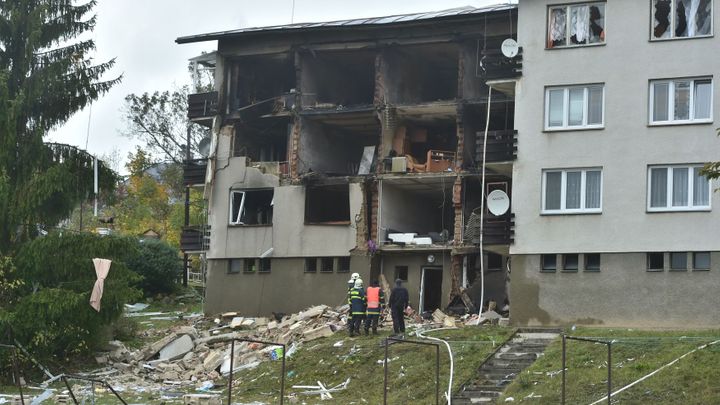 Peníze pro lidi z Lenory bude vybírat i kraj. Na úklid po výbuchu dá miliony z rezerv