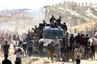 Izrael mezitím oznámil krátké přerušení bojů v některých částech Pásma Gazy, aby umožnil humanitární pomoc. Od neděle jsou každý den na 10 hodin - od 10:00 do 20:00 - zastaveny vojenské operace v oblastech al-Mawasi (podél pobřeží), centrálního Deir al-Balah a v části Gaza City.