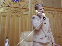 Premiérka Ukrajiny Tymošenková telefonuje prezidentu Juščenkovi, ten prý telefon záměrně nezvedá