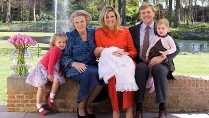 Jedna z oficiálních a tedy "bezproblémových" fotografií nizozemské královské rodiny.