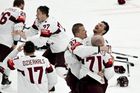 Lotyši slaví vítězství v semifinále Lotyšsko - USA na MS 2023
