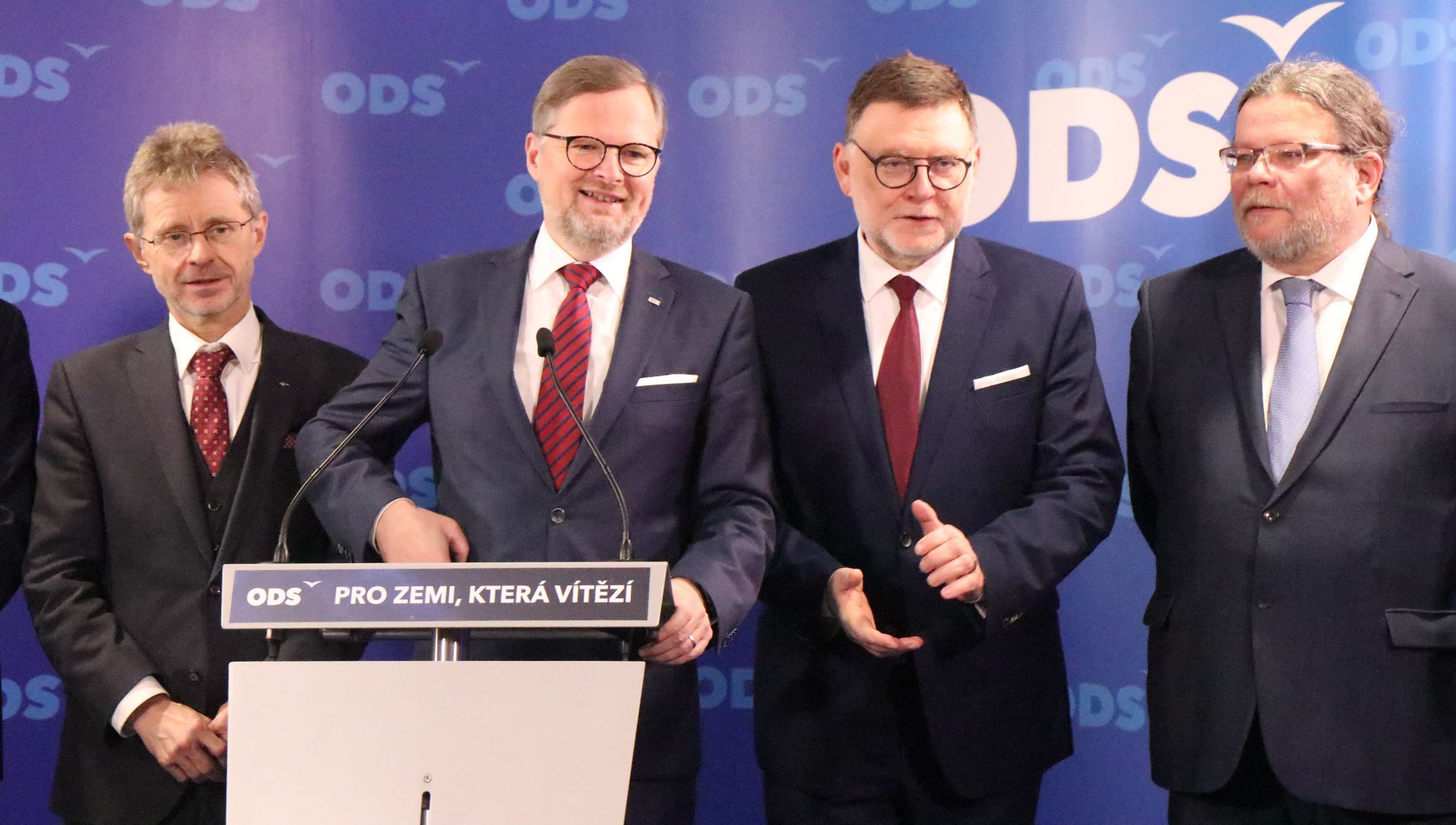 Vedení ODS s novými místopředsedy Zbyňkem Stanjurou a Alexandrem Vondrou