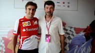 Fenando Alonso miluje jízdu na kole tak moc, že si koupil vlastní profesionální tým. V Monze je hostem Ferrari kromě jiných také dvojnásobný cyklistický mistr světa Gianni Bugno.