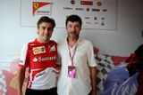 Fenando Alonso miluje jízdu na kole tak moc, že si koupil vlastní profesionální tým. V Monze je hostem Ferrari kromě jiných také dvojnásobný cyklistický mistr světa Gianni Bugno.