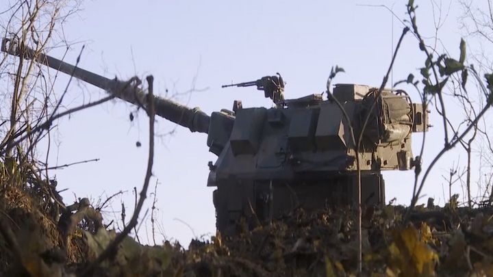 Výjimečná zbraň. Polský Krab v dělostřeleckém peklu v Luhansku extrémně přesluhuje; Zdroj foto: Aktuálně.cz/Rádio Svobodná Evropa