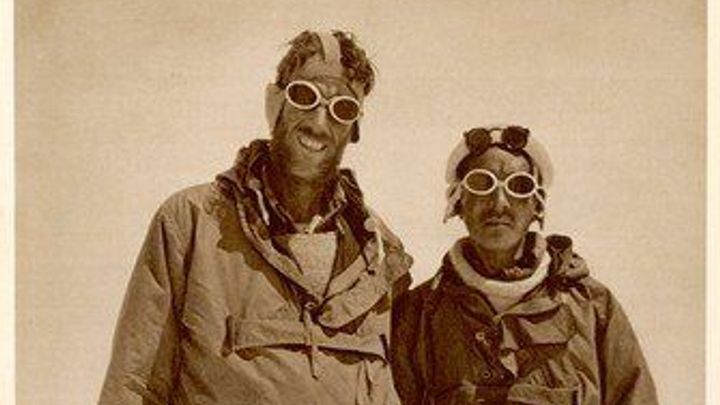 Historické fotky Edmunda Hillaryho. Jako první zdolal Everest, pak dobyl i oba póly; Zdroj foto: Profimedia.cz