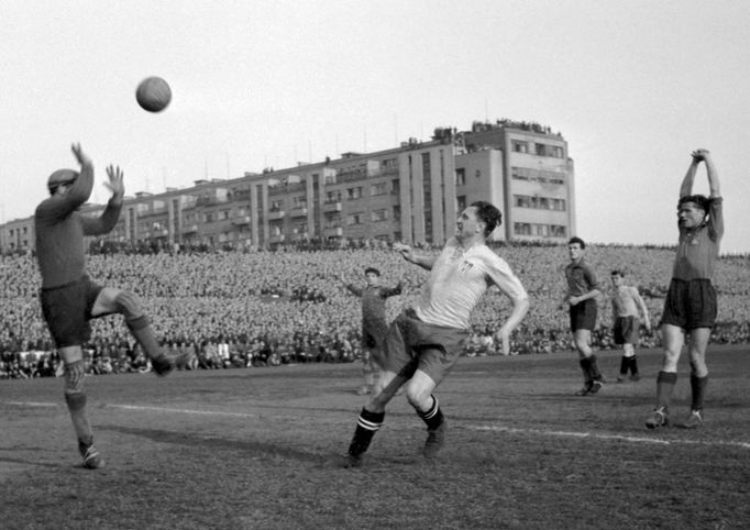 Josef Bican - kariéra (Praha vs Paříž, 1947)