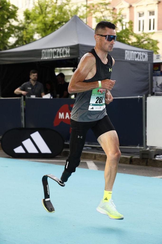 Závodní kariéru ukončil před šesti lety, ale sport je pro něj na prvním místě pořád. "Pohyb miluju! Je to moje každodenní terapie, nejen pro tělo, ale i pro hlavu," říká.