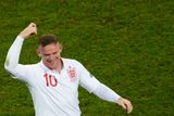 Wayne Rooney se v utkání s Ukrajinou po dvouzápasovém distancu, jenž obdržel v posledním utkání kvalifikace s Černou Horou, mohl konečně na Euru zapojit do hry. A hned se prosadil brankou, která zajistila Albionu vítězství, první místo ve skupině a čtvrtfinále proti Itálii.