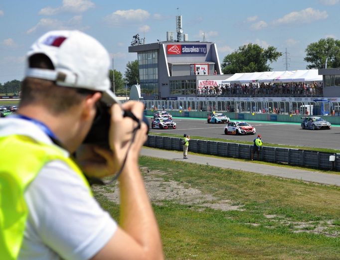 Start  závodu WTCR na Slovakia Ringu 2018