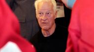 Číslem tři historických statistik je GORDIE HOWE. Přestože v NHL nasázel celkem 801 branek, v prvních třech duelech kariéry vyšel naprázdno. V dresu Detroitu si pak v nováčkovské sezóně muž, kterému se přezdívá mimo jiné i "Mr. Hokej", připsal na konto v 58 zápasech 22 bodů (7+15).