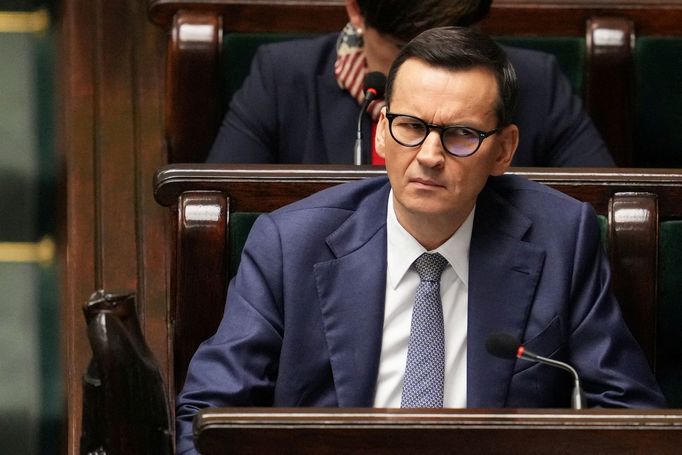 Polský premiér Mateusz Morawiecki žádá parlament o důvěru vlády.