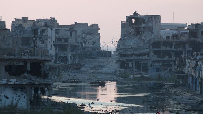 Zničené domy z bojů v Benghází. Ilustrační foto.
