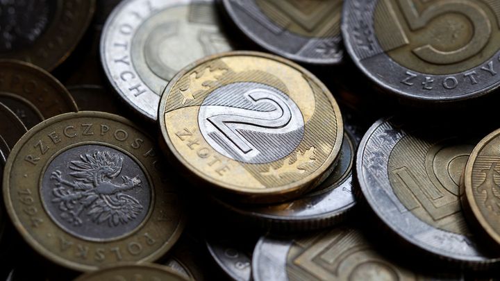 Jídlo, oblečení i nábytek. Nákupy v Polsku zlevňují, zlotý je rekordně nejslabší; Zdroj foto: Reuters