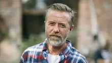Miluje otužování, ukazuje se nahý a poranil si páteř. Jiří Langmajer slaví 59 let