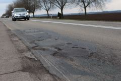 Budoucí audi budou ideální na rozbité české silnice. Nové tlumiče využijí otřesy na výrobu elektřiny