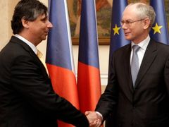 Český premiér Jan Fischer a prezident EU Herman Van Rompuy.