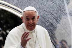 Papež jmenoval nové kardinály, přihlížel i Benedikt