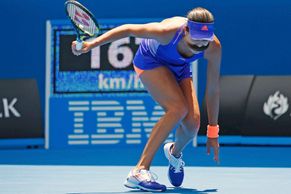 Krásná Ana na kolenou, Hradecká jásá. Australian Open začalo