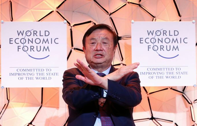 Zakladatel a výkonný ředitel Huawei Ren Zhengfei na Světovém ekonomické fóru v Davosu