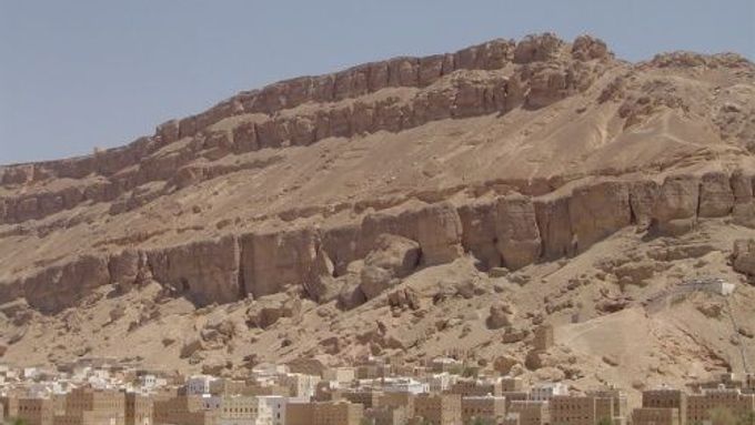 Město Šibám v provincii Hadramút, častý cíl zahraničních návštěvníků Jemenu
