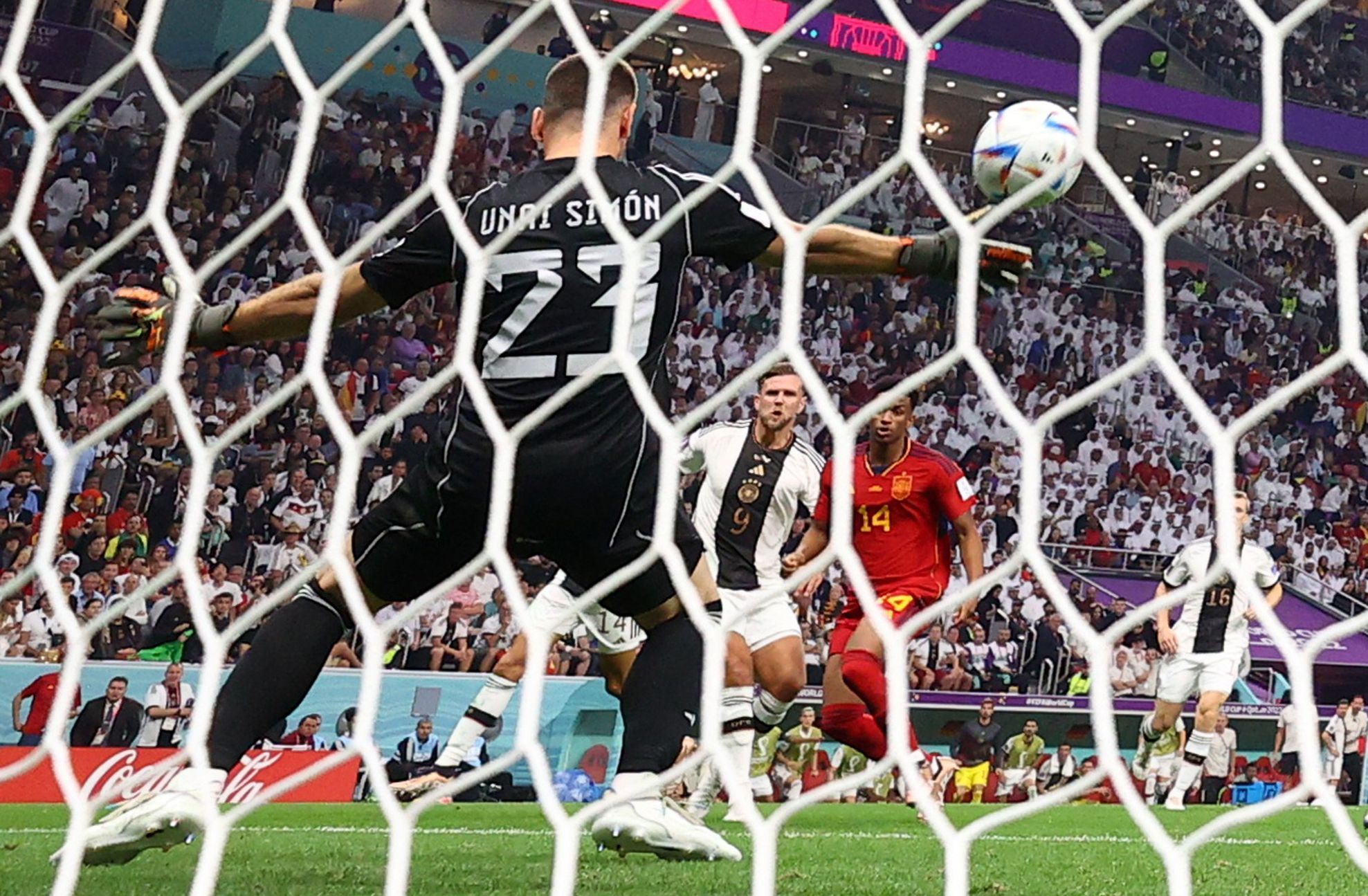 Niclas Füllkrug dává gól v zápase MS 2022 Španělsko - Německo
