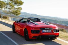 Ukaž, co máš za auto, ať vím, co jsi vlastně zač. Britové "setřou" každou značku