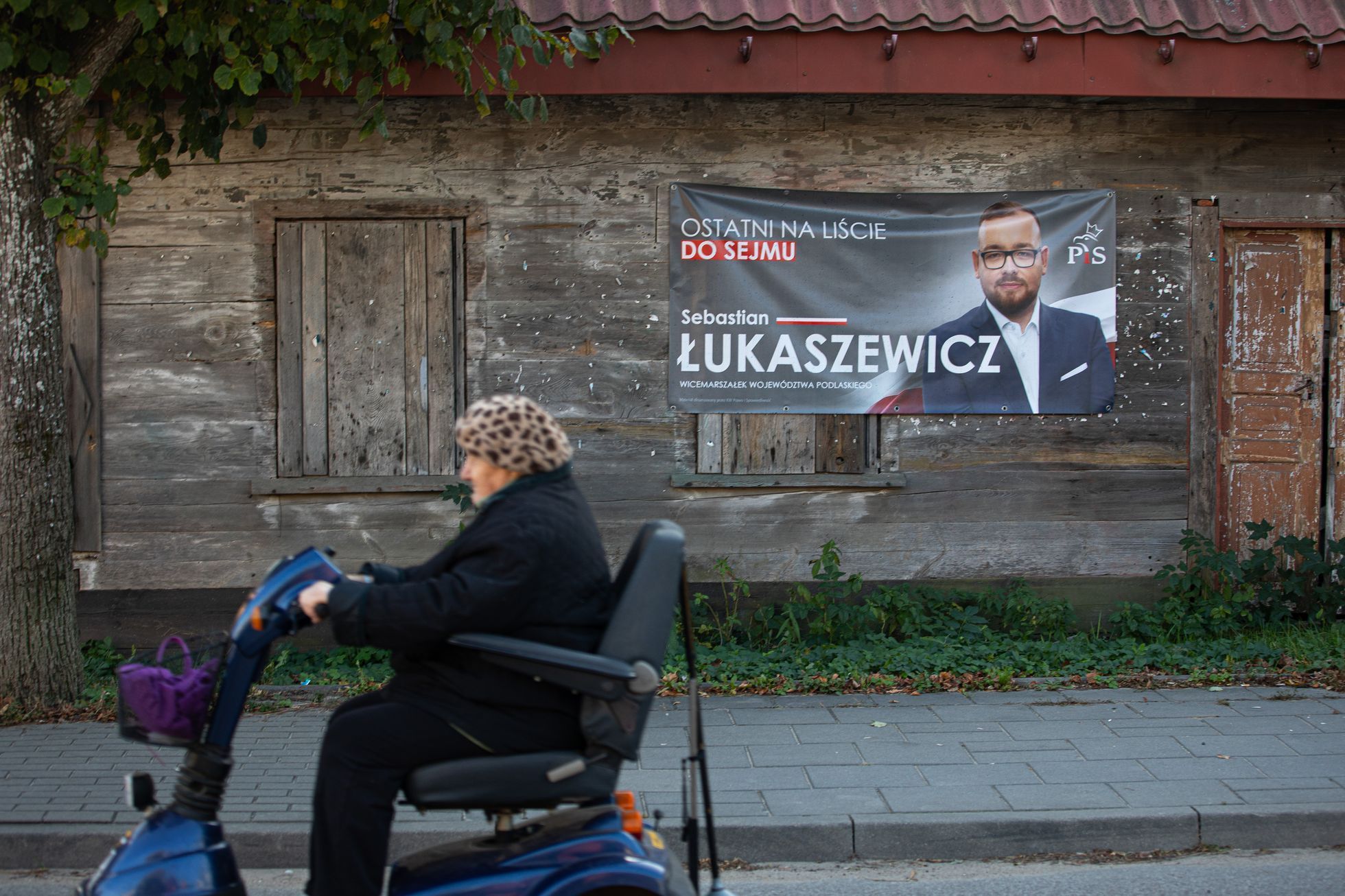 Polsko volby, poláci, billboard, reklama, plakát, Třetí cesta, právo a spravedlnost (PiS), Občanská platforma (PO), Polská lidová strana (PSL)