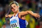 Barbora Špotáková na olympijských hrách v Pekingu 2008, kde vybojovala zlato v hodu oštěpem a navázala na olympijské vítězství legendární oštěpařky Dany Zátopkové z Helsinek 1952. Fotoreportér Roman Vondrouš dostal možnost fotit na ploše stadionu jen jeden z jejích pokusů. V takových podmínkách člověk nesmí udělat sebemenší chybu.