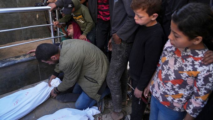 Již více než 52 tisíc mrtvých Palestinců, většinou civilistů, si vyžádala izraelská odveta za útok teroristů z Hamásu na židovský stát v říjnu 2023. Snímek je ze soboty.