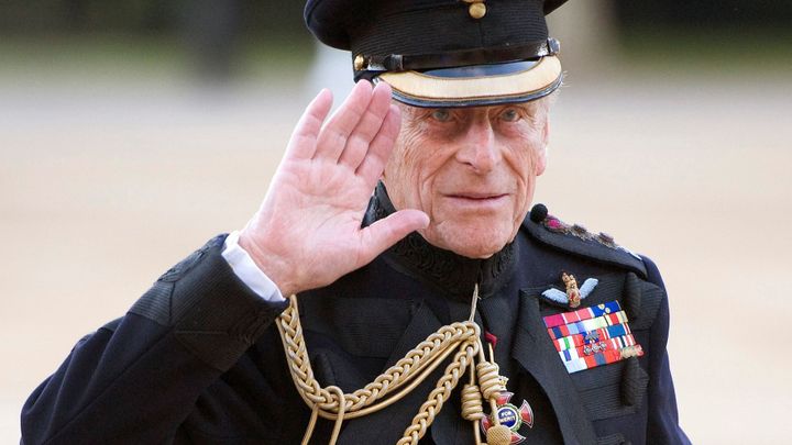 Manžel britské královny princ Philip se po dvou incidentech vzdal řidičského průkazu